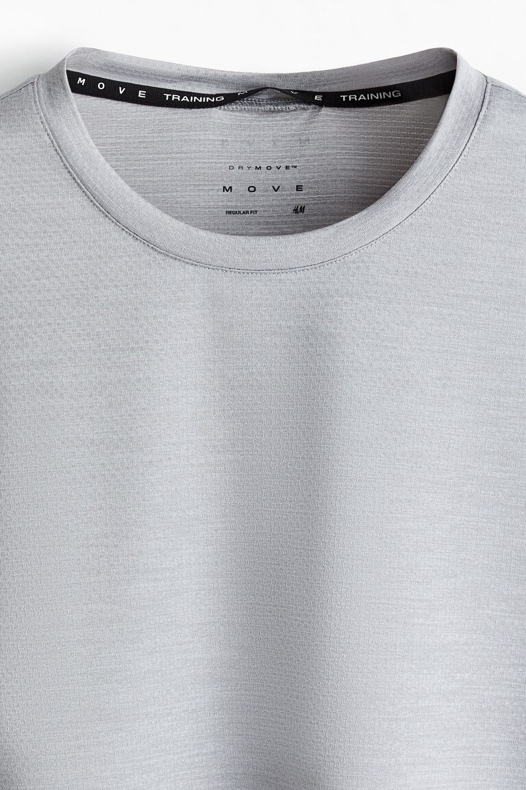 Kaos olahraga mesh dengan teknologi DryMove™