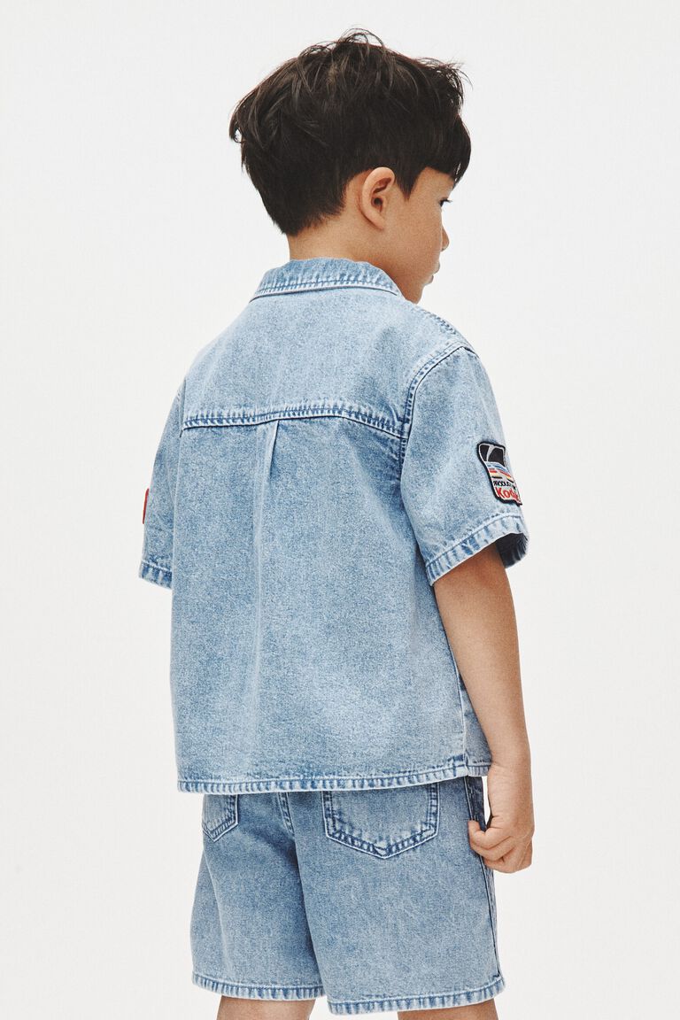 Short-sleeved denim shirt