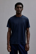 Kaos olahraga mesh dengan teknologi DryMove™