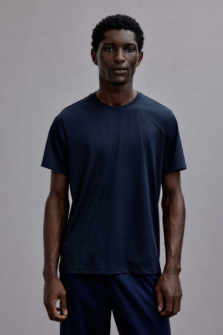 Kaos olahraga mesh dengan teknologi DryMove™