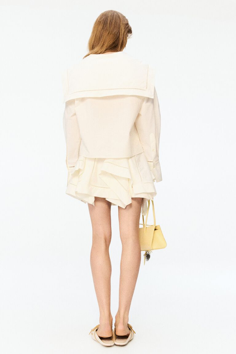 Blus poplin dengan kerah pelaut