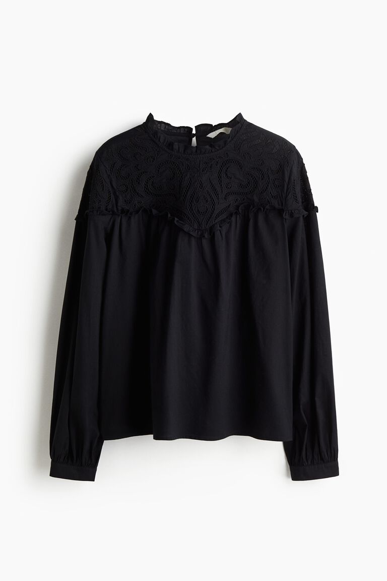 Blus dengan detail broderie anglaise