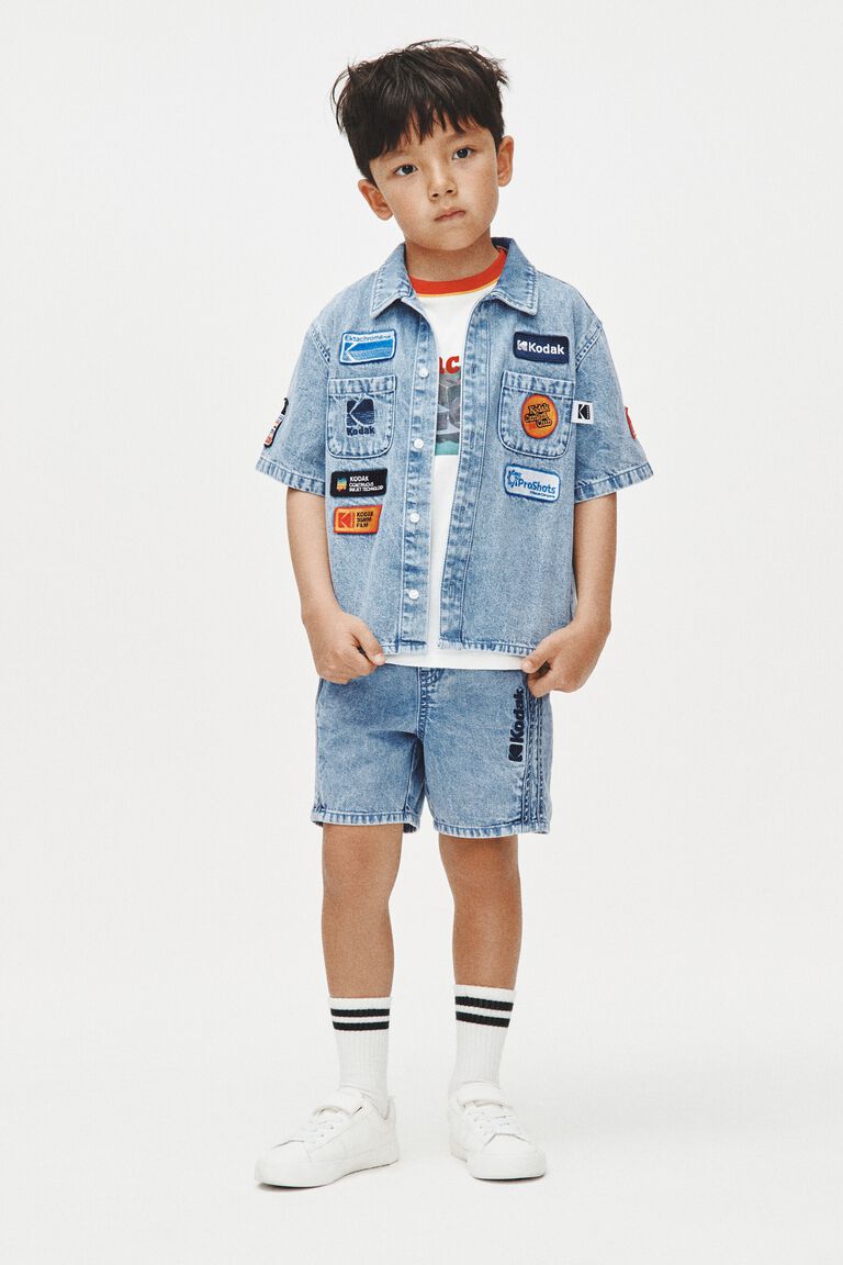 Short-sleeved denim shirt