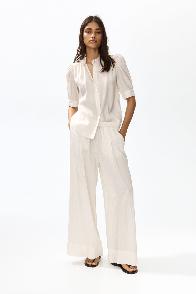 Blus dengan lengan puff