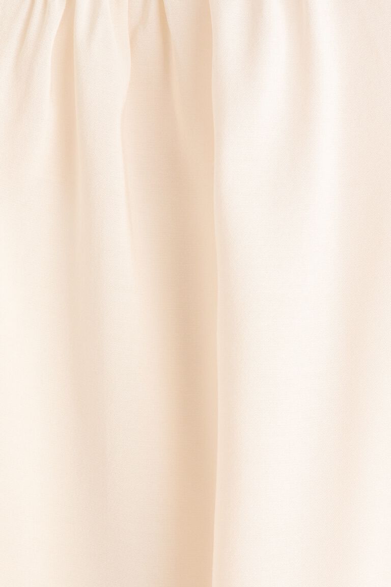 Blus dengan lengan puff