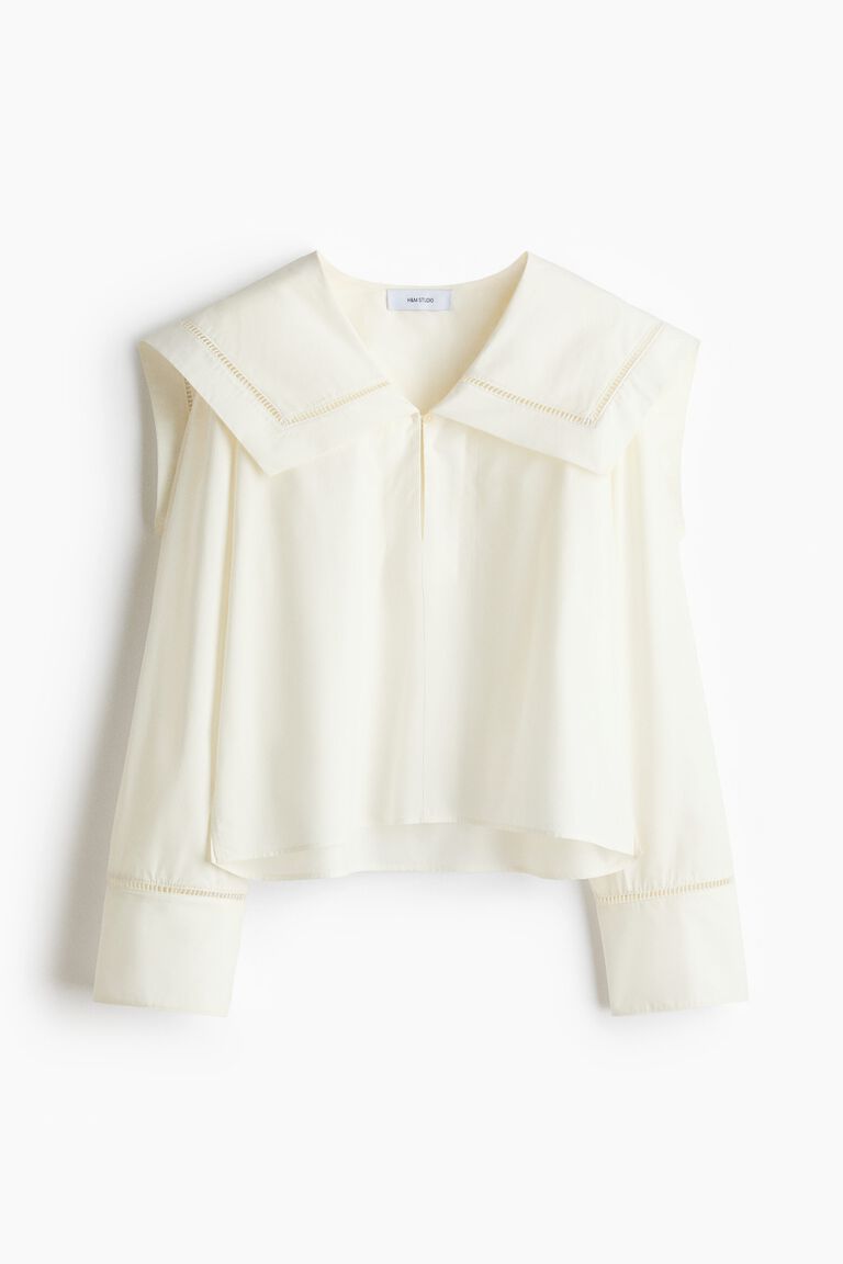Blus poplin dengan kerah pelaut