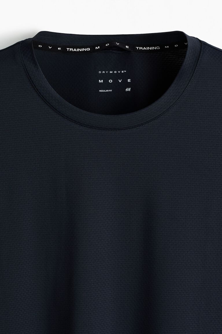 Kaos olahraga mesh dengan teknologi DryMove™