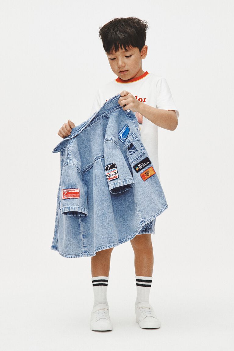 Short-sleeved denim shirt