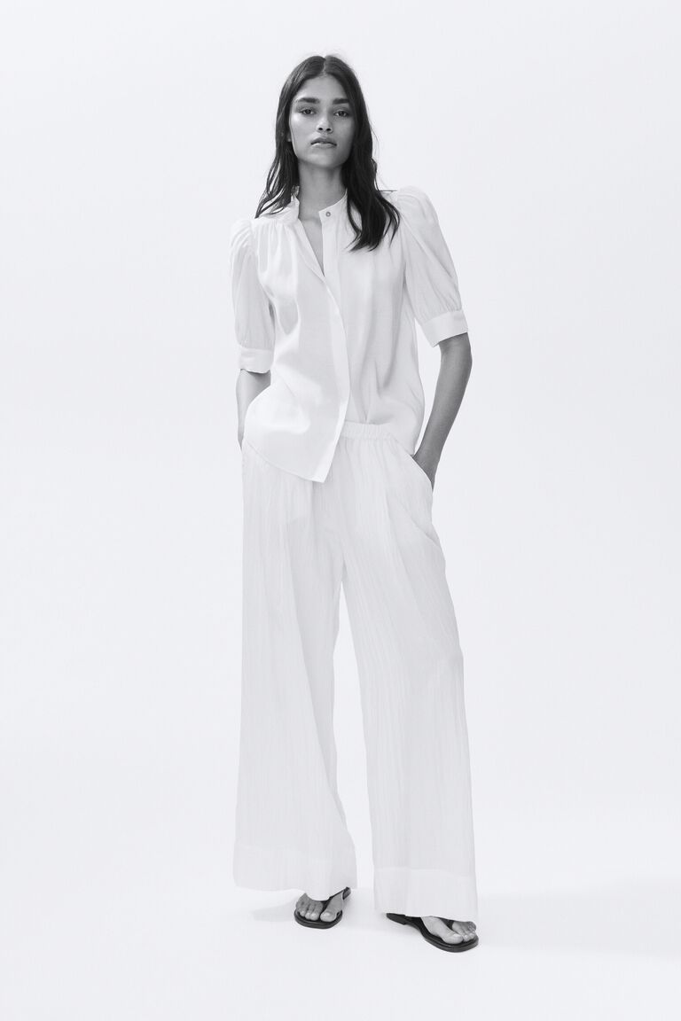 Blus dengan lengan puff