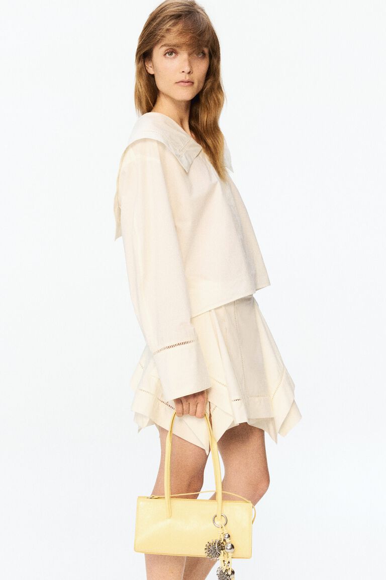 Blus poplin dengan kerah pelaut