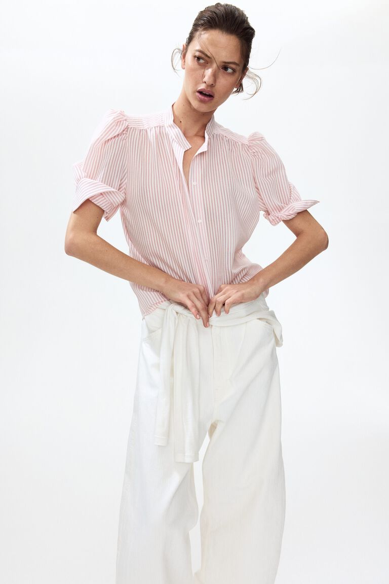 Blus dengan lengan puff