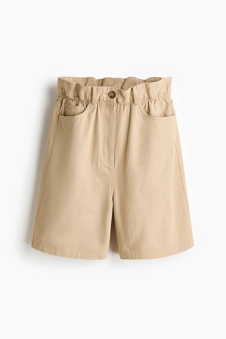 Celana pendek Bermuda dengan detail kantong paper bag